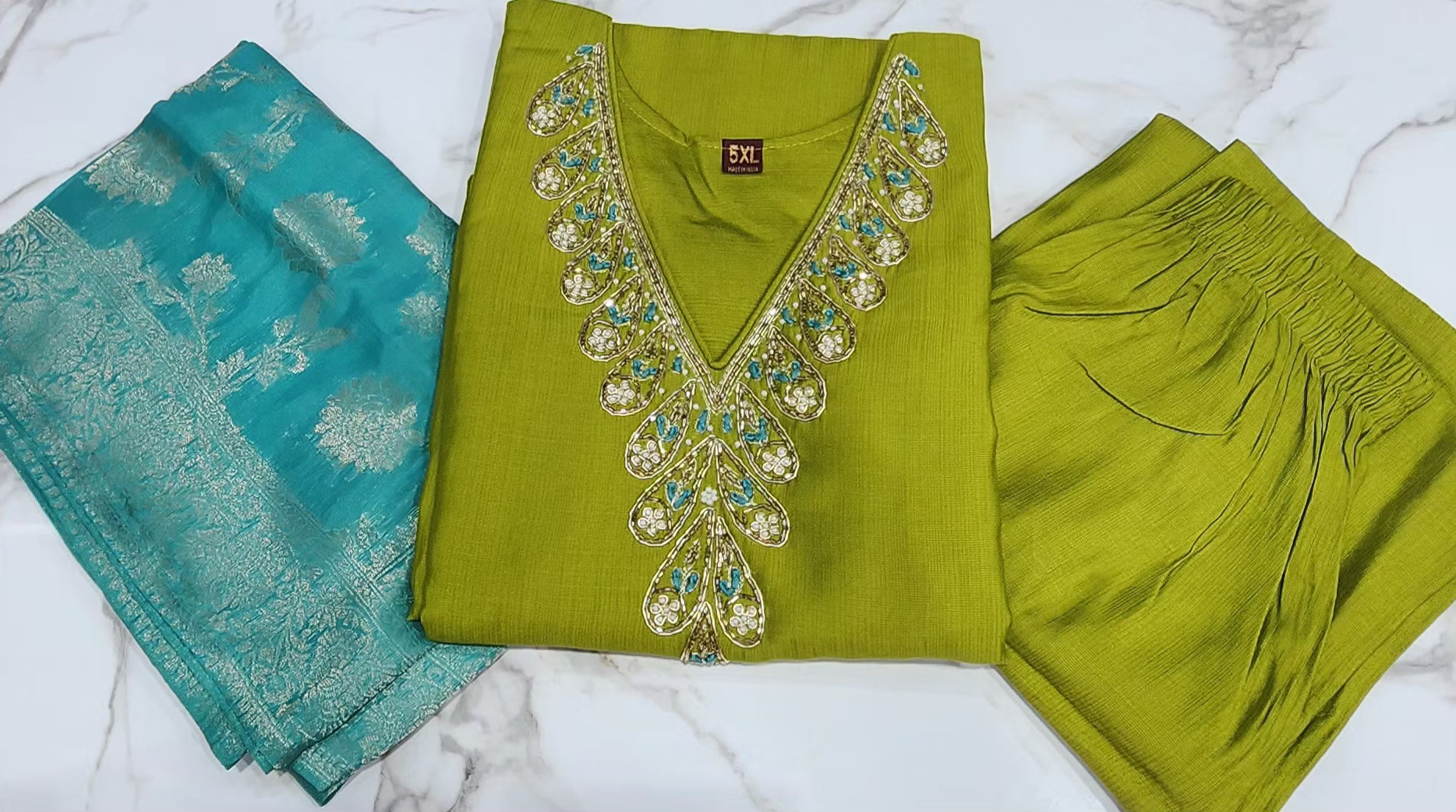 Plussize Vatican Partywear