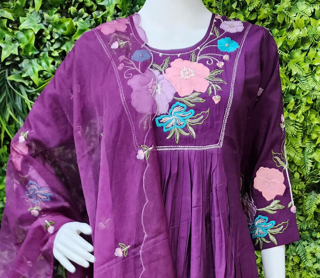 Mulchenderi Nyra Applique