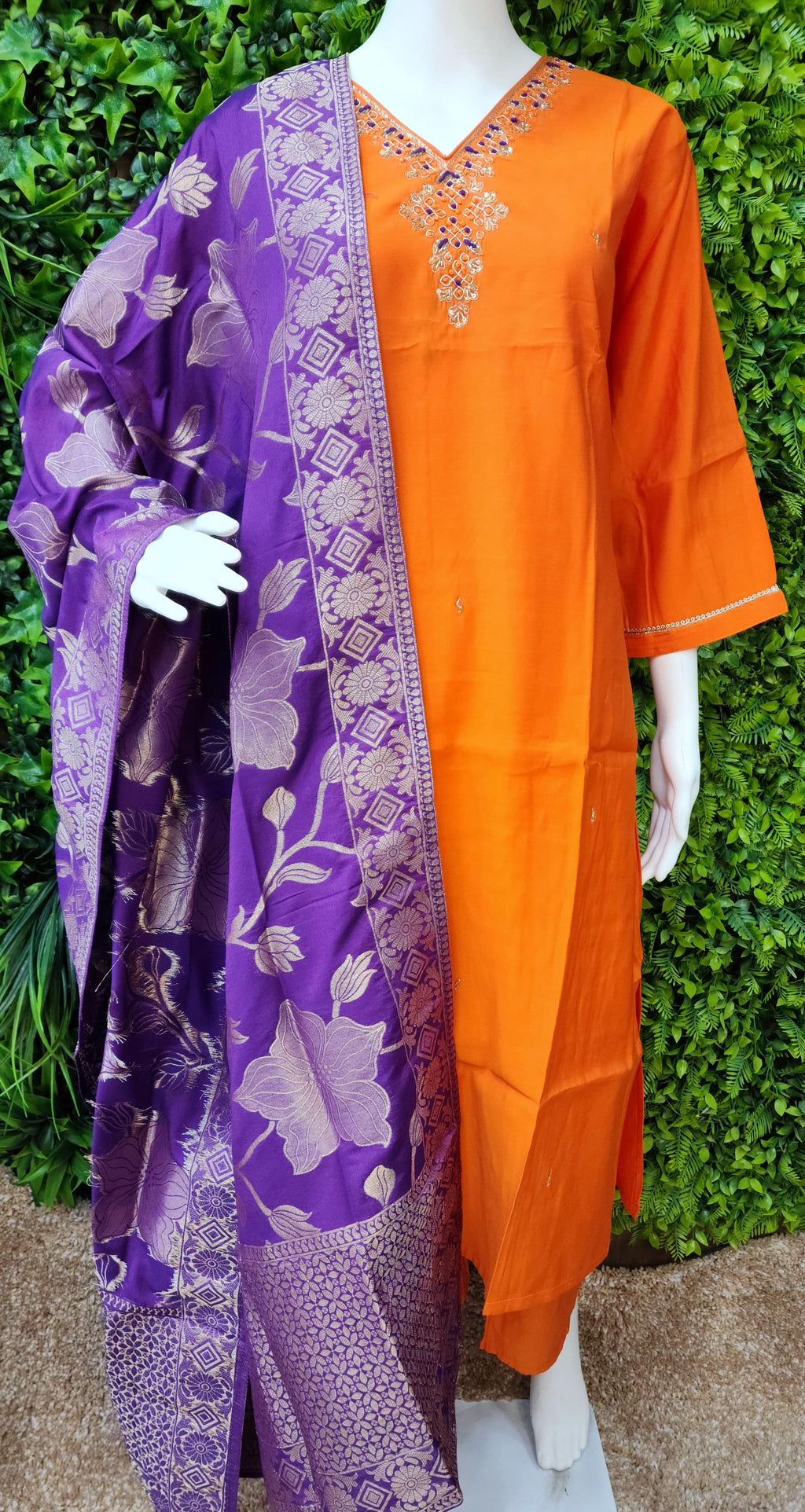 Simple & Elegant Partywear