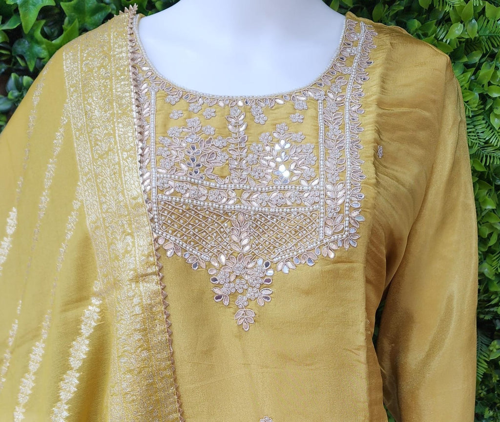 Plussize Glasstissue Partywear