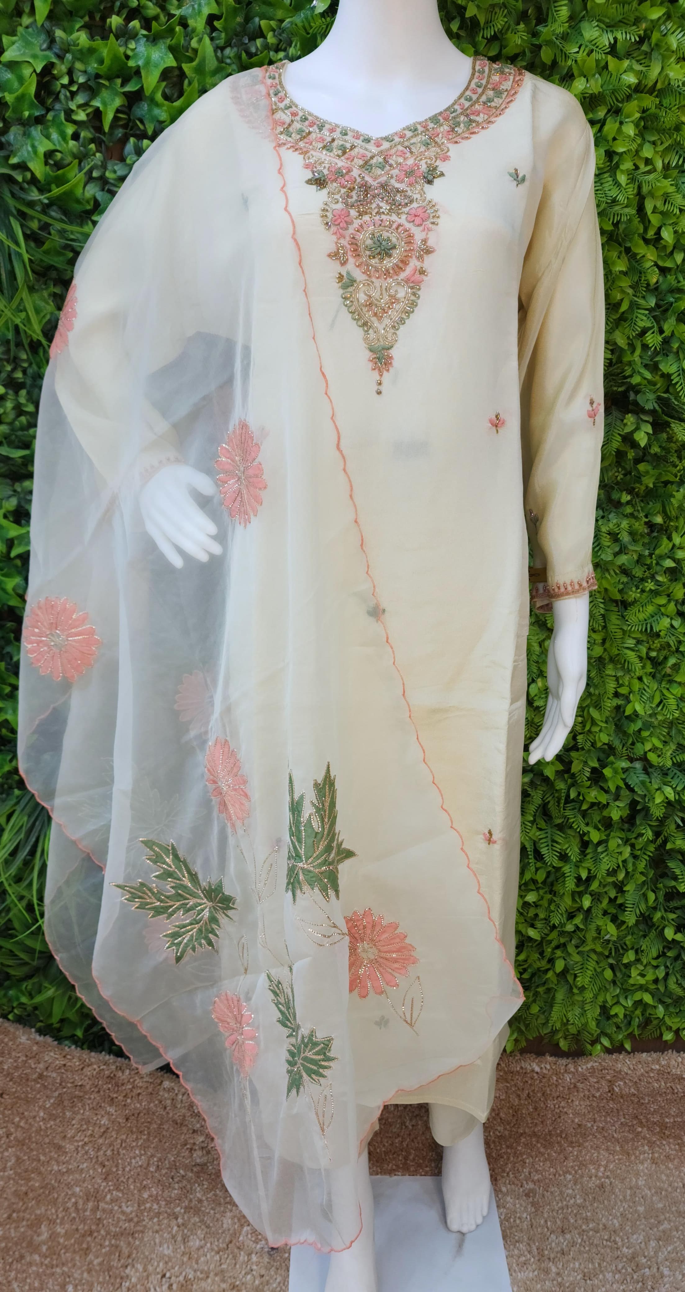 Plussize Tissue Partywear