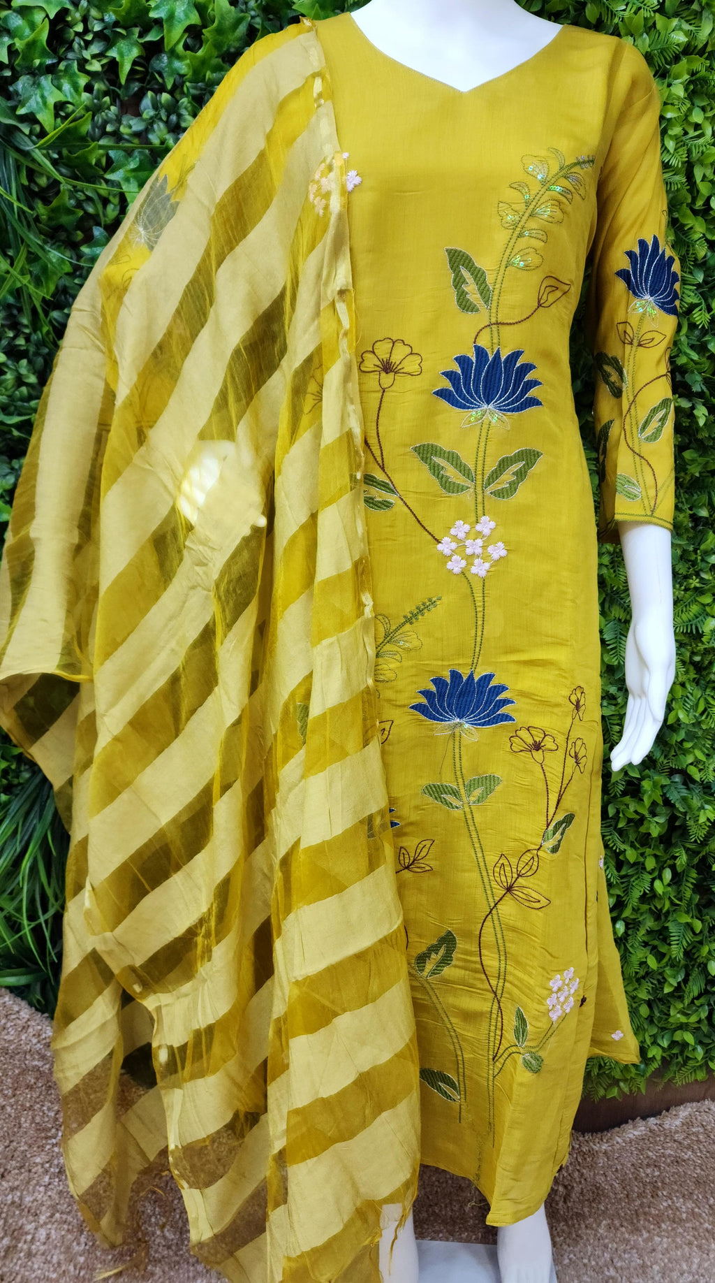 Mulchenderi Aline Lotus