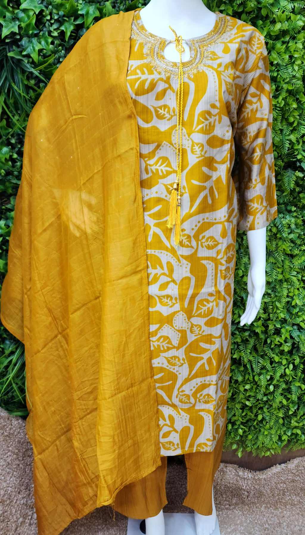 Plussize Vatican Simplewear