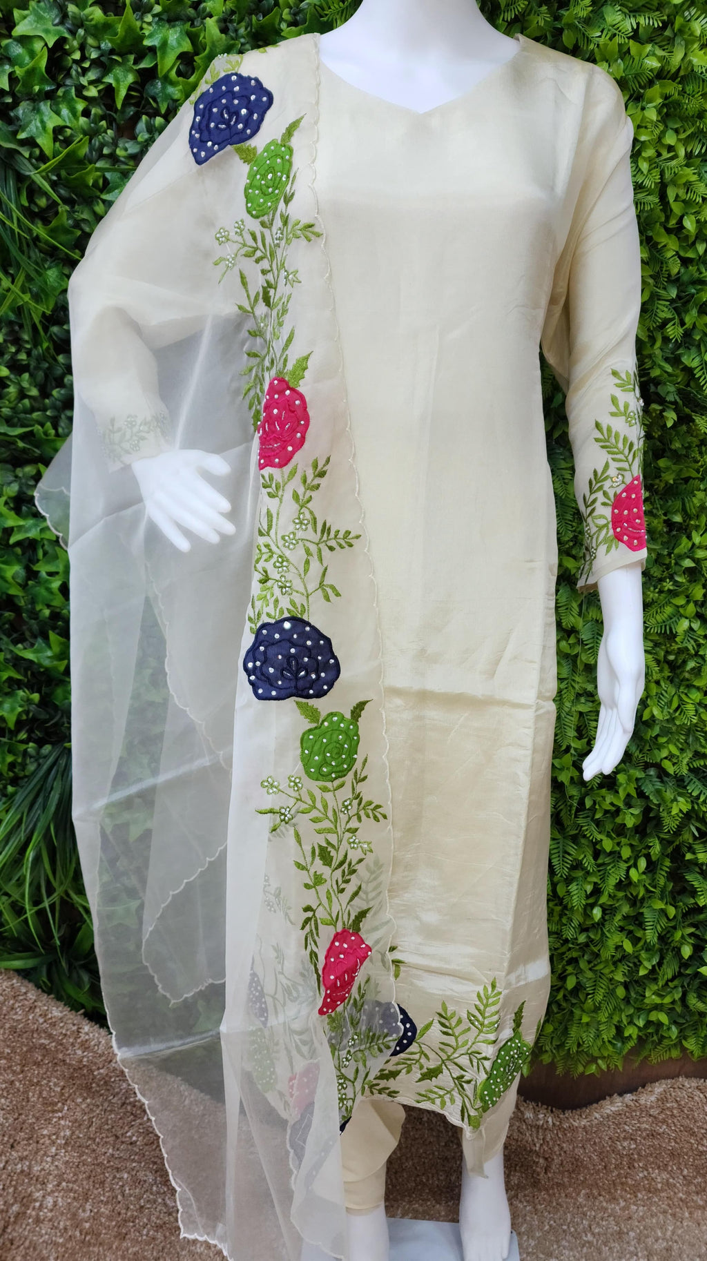 Plusize glass tissue Applique