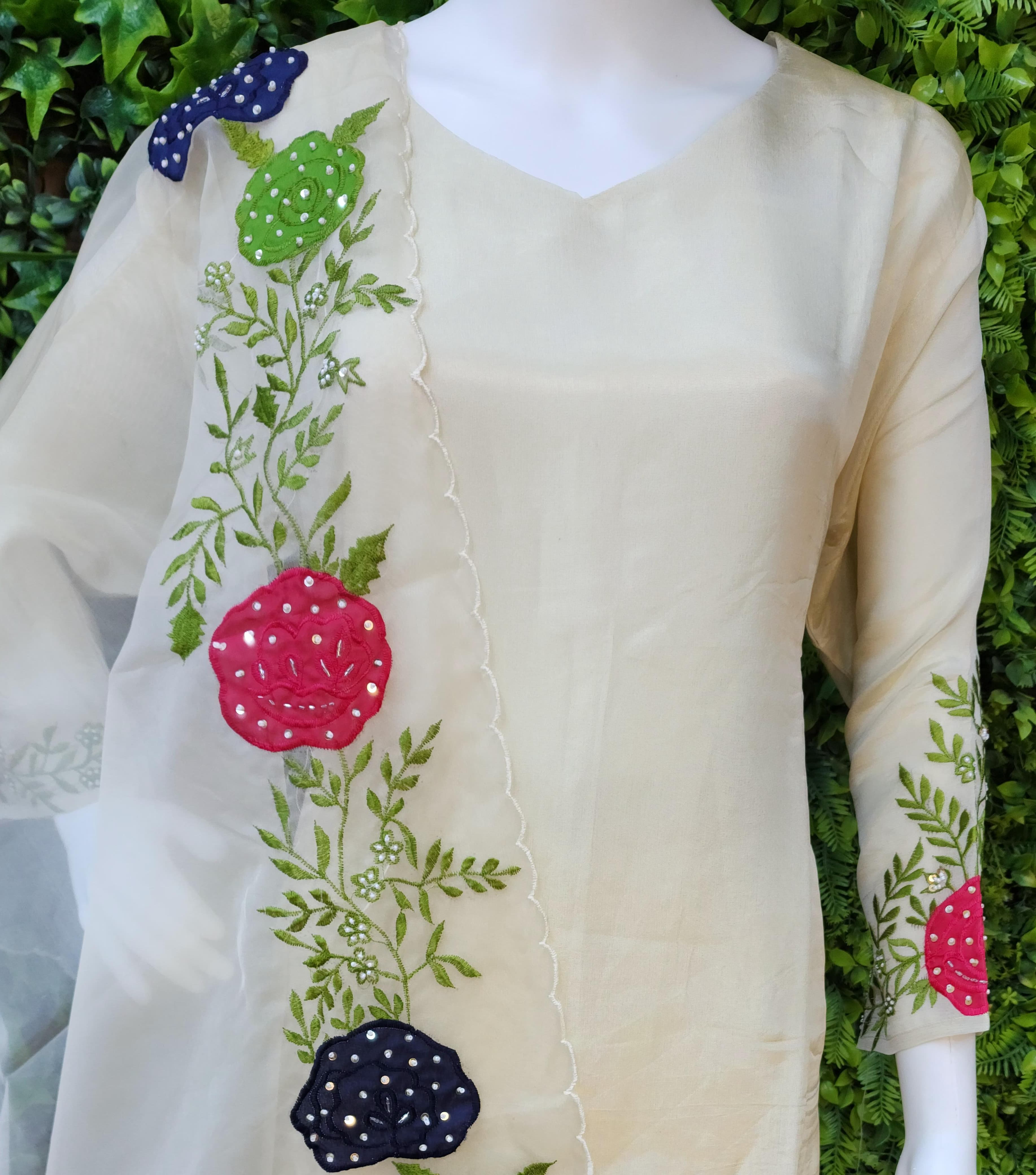 Plusize glass tissue Applique