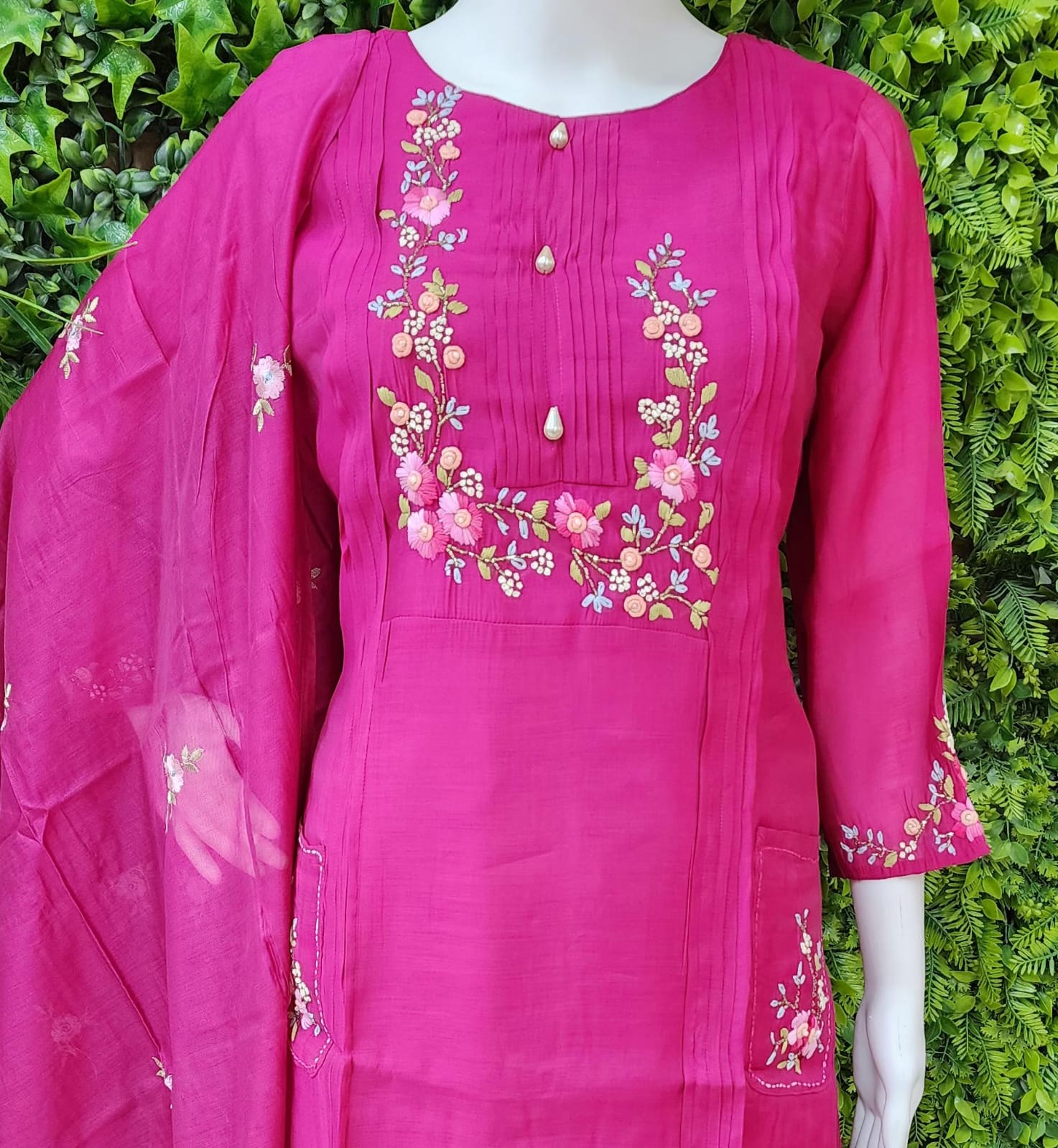 Premium Mulchenderi Designer