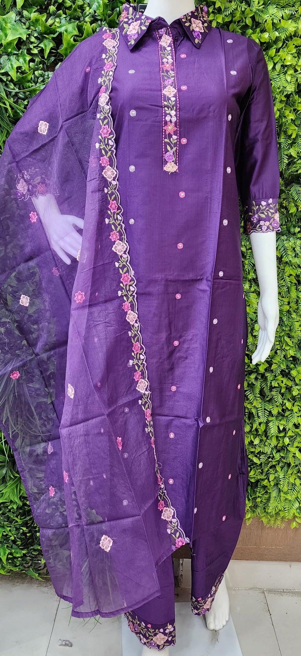 Linen Collared Threadwork