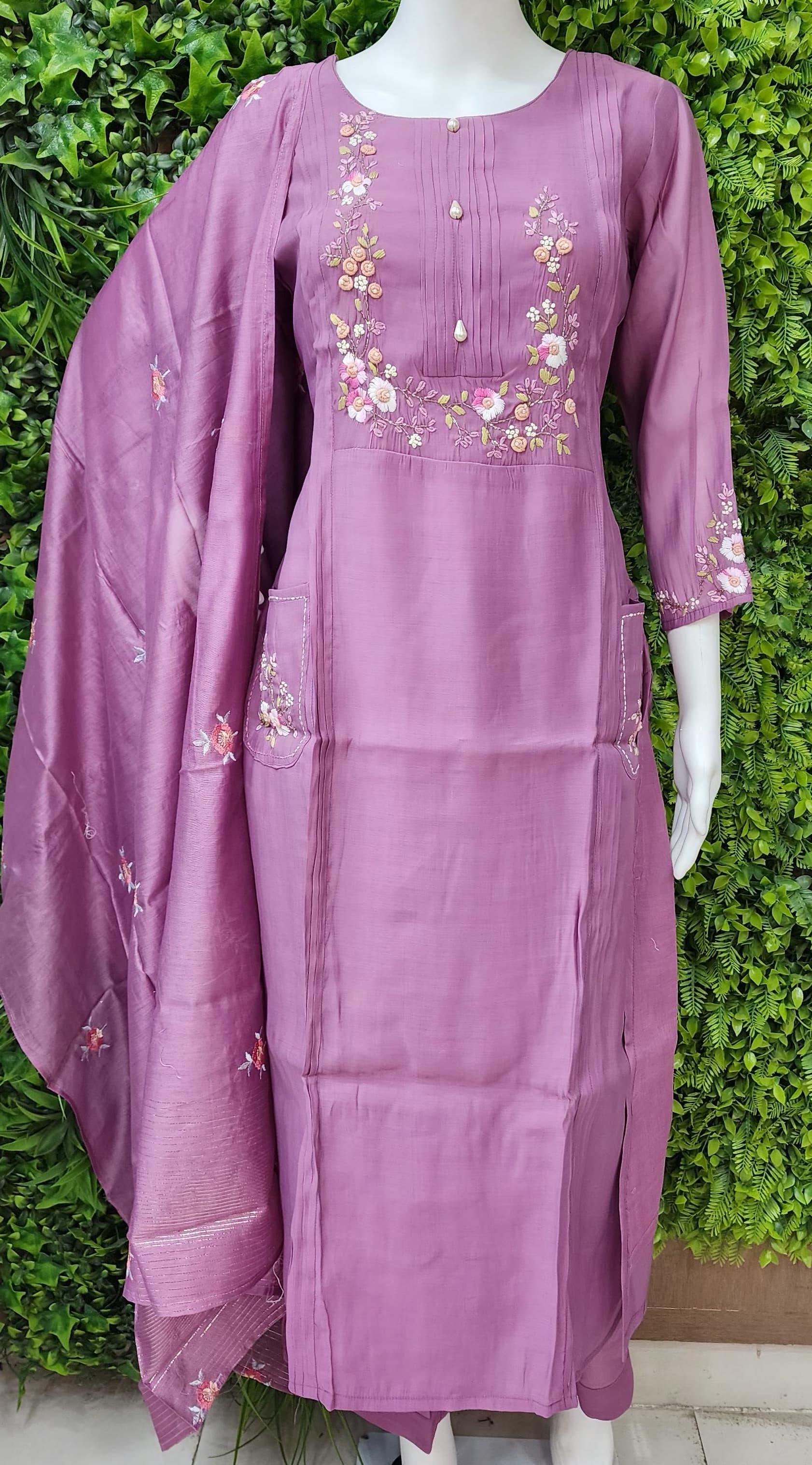 Premium Mulchenderi Designer