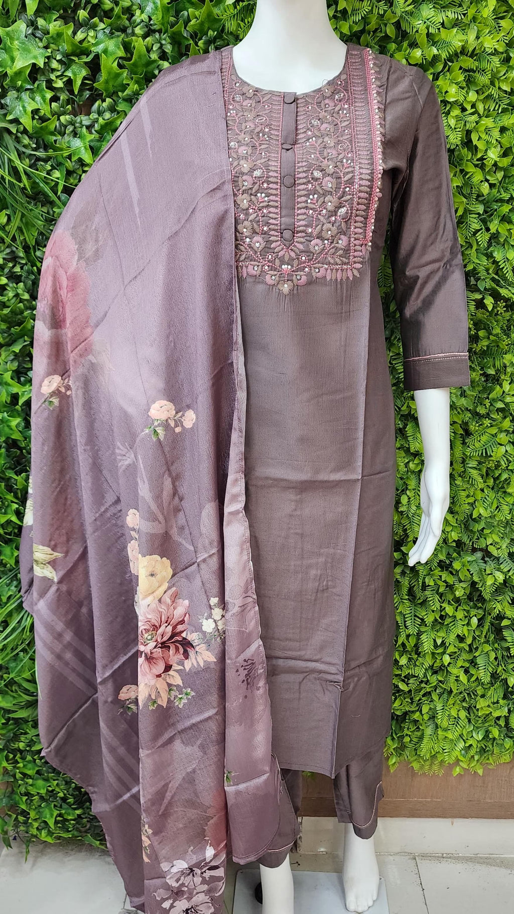 Linen handwork Kurtaset WC375