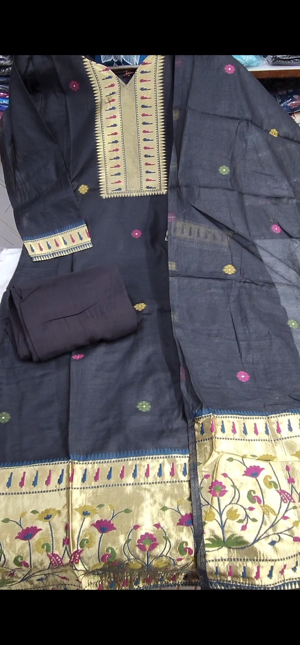 Jamdhani Paithani Weaving