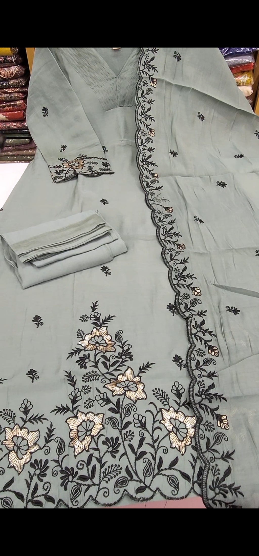 Mulchenderi Aline Designer